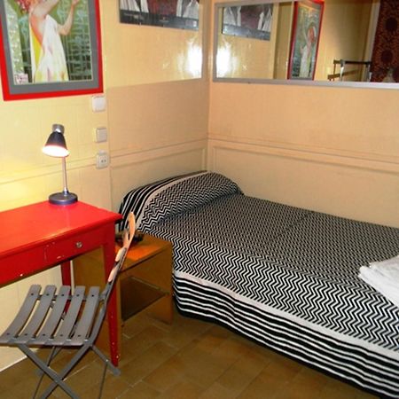 מדריד Hostal La Fontana מראה חיצוני תמונה